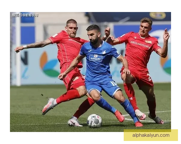 霍芬海姆本赛季进攻数据表现稳健，场均射门与关键传球位居联赛前列列